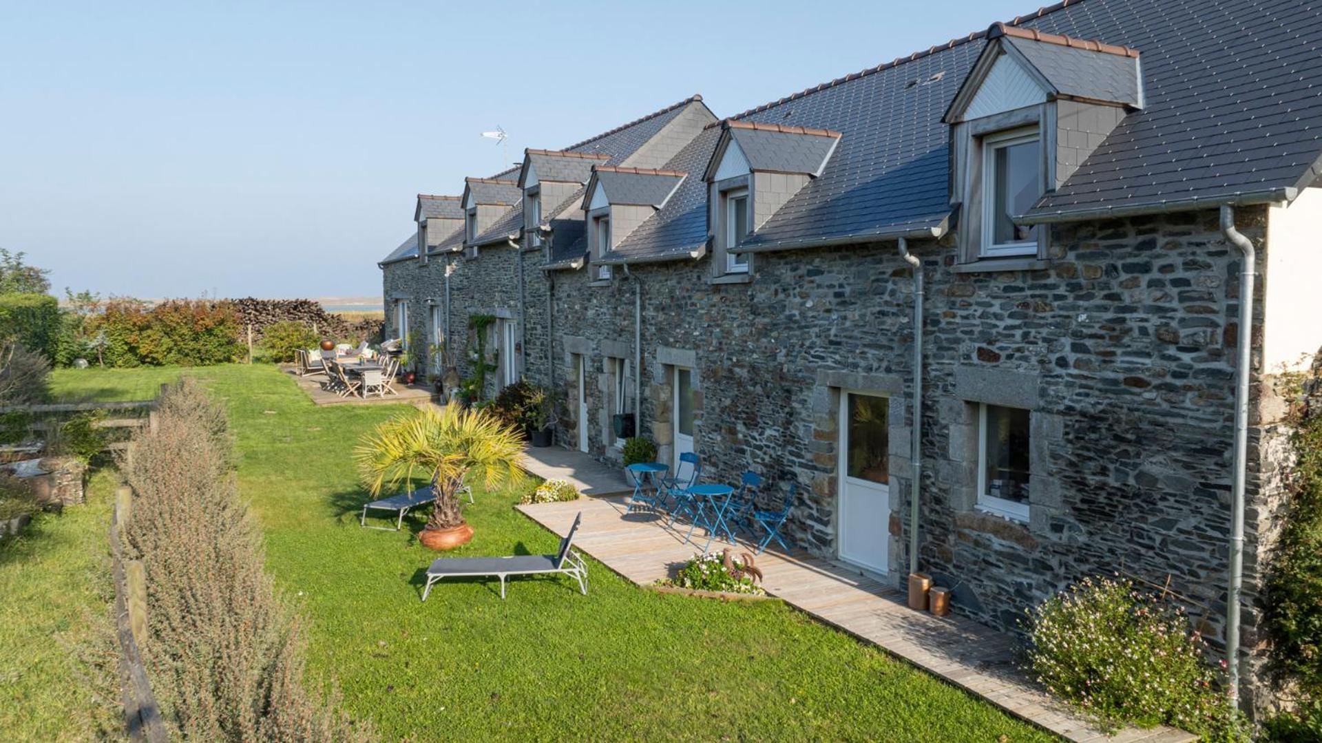 Le Bout Du Monde Bed & Breakfast Bricqueville-sur-Mer ภายนอก รูปภาพ